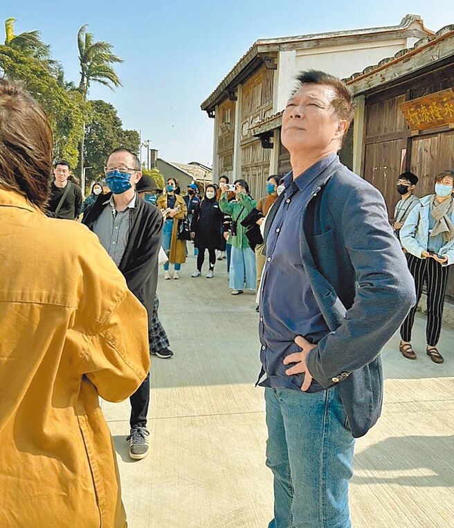 台北市文化局长蔡诗萍（图）12日表示，身为台北市政府的官员，这次选战并未也不能表态支持谁，必须恪守行政中立。（摘自蔡诗萍脸书／丁上程台北传真）