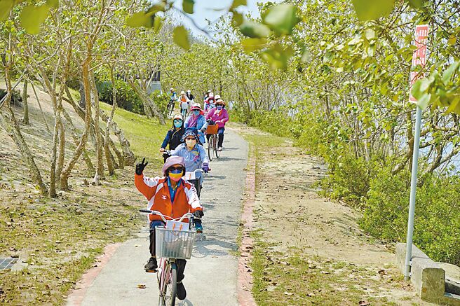 「云林县口湖乡金湖休閒农业发展协会」推动宜梧滞洪池等游程，让偏远小村金湖成为云林沿海观光亮点，拿下第1届台湾观光金奖。（蔡云姗提供／张朝欣云林传真）