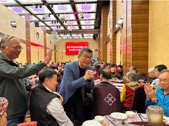 蔡其昌一連5天謝票 倒垃圾時間也將現身