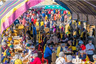 慶祝法寶節 桃園佛光山送10萬杯臘八粥結緣