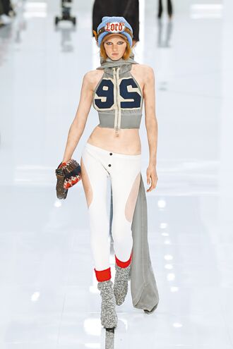 DSQUARED2時秀裝大鬧雙胞