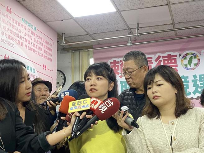 高嘉瑜发表落选感言时红了眼眶，直说努力不够，该检讨的是自己。(图／刘彦宜摄)