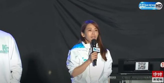 陳智菡哽咽喊話。(取自中時新聞網影片)