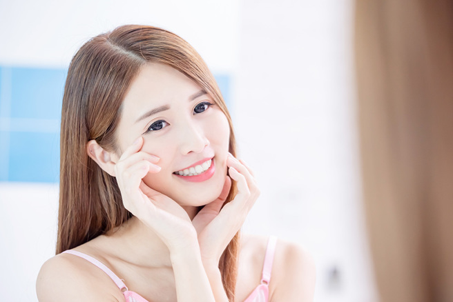 跳眼皮不一定是壞事，若是在子、卯、亥時代表有貴人運。（示意圖／達志影像）