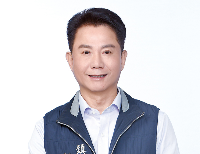 领航员：谢清辉（后龙镇长）。阿辉镇长邀您龙年游后龙，祝您事事如意好发展，四海通达如游龙。后龙镇纯朴却不简单，山海美景人文丰富，更有美食美景伴您遨游，新的一年后龙镇已经蓄势待发，多项建设即将启动，后龙镇长谢清辉请您「有閒来寮入来坐，后龙诚挚欢迎您」。


