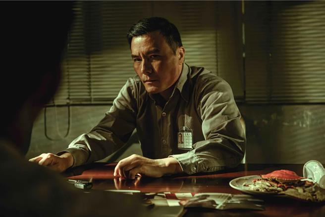 李铭忠以 《台湾犯罪故事》–《生死困局》拿下亚洲电视大奖视帝。（Disney＋、凯渥提供）