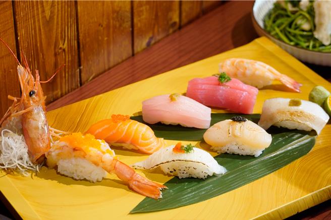 「狗一下」忠孝店每日限量20组的「日料吃到饱」方案，每位988元至1688元不等，可畅食87至110道精致日料。(马辣国际餐饮集团提供)
