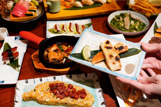 「狗一下居酒食堂」祭出数字优惠活动，身分证、健保卡、护照号码含「1、6、8」任2码，可重复，全桌享有售价 200元的「香烤鲑鱼肚」1份。（马辣国际餐饮集团提供）