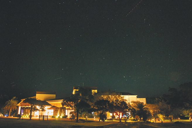 小垦丁渡假村拥有绝佳观星景观。（图／屏东海生馆提供）
