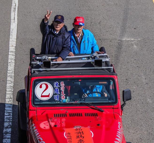 陳超明今天展開掃街謝票。（陳超明競選總部提供／李京昇苗栗傳真）