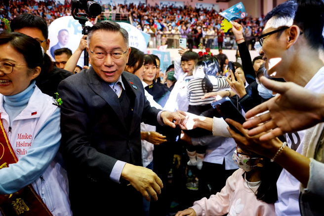 澳洲廣播公司新聞網（ABC News）評論賴清德執政後將面臨3大挑戰，其中包括崛起的白色勢力民眾黨，評論柯文哲近乎「宗教般」的吸引年輕人。