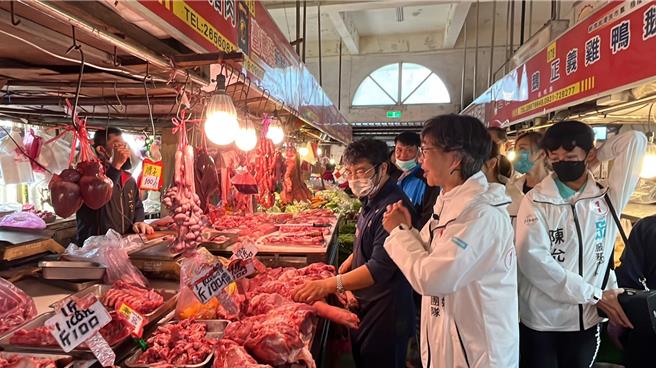 民眾党前立委蔡壁如虽败犹荣，14日展开谢票行程。（陈淑娥翻摄）