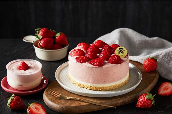 「草莓玻尿酸生乳酪蛋糕」共推出5吋蛋糕与杯子蛋糕2种尺寸，购买5吋「草莓玻尿酸生乳酪蛋糕」，享免运优惠。（起士公爵提供）