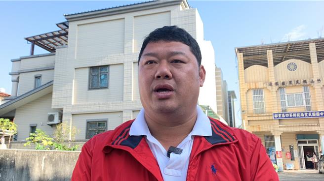 游顥說未來4年會與縣長許淑華攜手「地方中央一條線」服務，並承諾1年內解決竹山垃圾問題。曾雪蒨攝