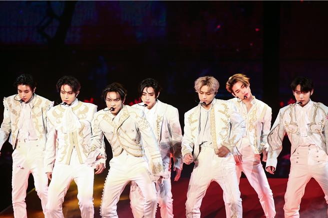 ENHYPEN本周末连续2天在林口体育馆开唱。（邓博仁摄）