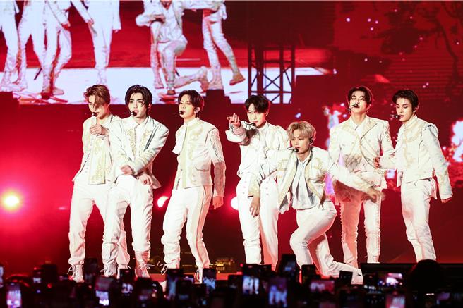 ENHYPEN成员之间的互动也相当逗趣。（邓博仁摄）