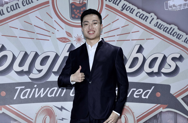 知名網紅日前被民眾直擊在投票所打工。（圖／中時資料照）