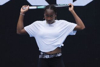 澳网》美国应援海报丑哭！遭选手嫌弃紧急下架