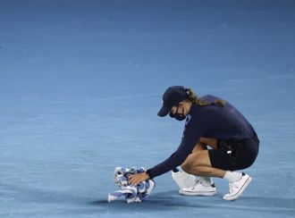 影》澳网选手暴怒乱打惊吓女球僮 恶劣行径挨轰