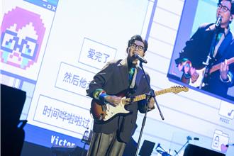 結婚12年愛妻現身台下 品冠竟公開與「他」的親吻照