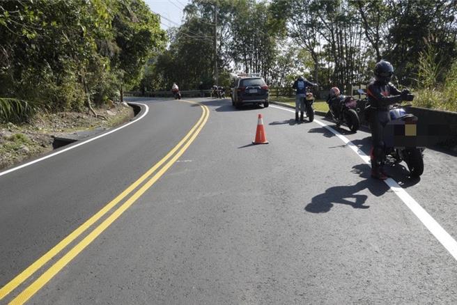 14日中午，嘉义县中埔乡台3线312.7公里路段发生死亡车祸。（中埔分局提供∕吕妍庭嘉义传真）