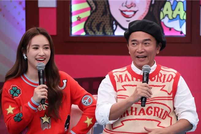 吳姍儒（左）自爆教書1小時只有360元。（中天綜合提供）