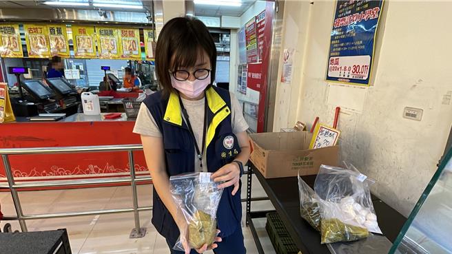 桃园市卫生局自11月起至辖内抽验共235件应景食品，其中有10件产品检验结果不符规定。（桃园市卫生局提供／陈梦茹桃园传真）