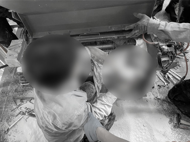 台南市鹽水區一家澱粉工廠15日發生工安意外，李姓主管左手掌被捲入機台內，疑有粉碎性骨折，恐無法恢復原貌。（讀者提供／程炳璋台南傳真）