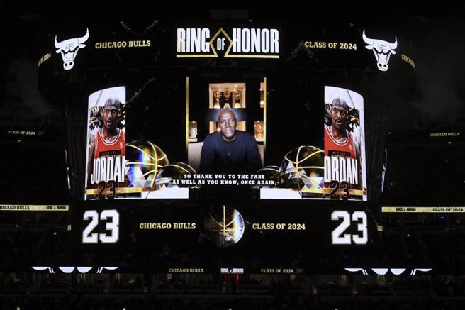 麦可乔丹透过影片问候球迷。（美联社资料照）