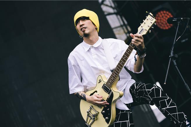 康士坦的變化球將於「第15屆大港開唱」演出。（出日音樂提供）