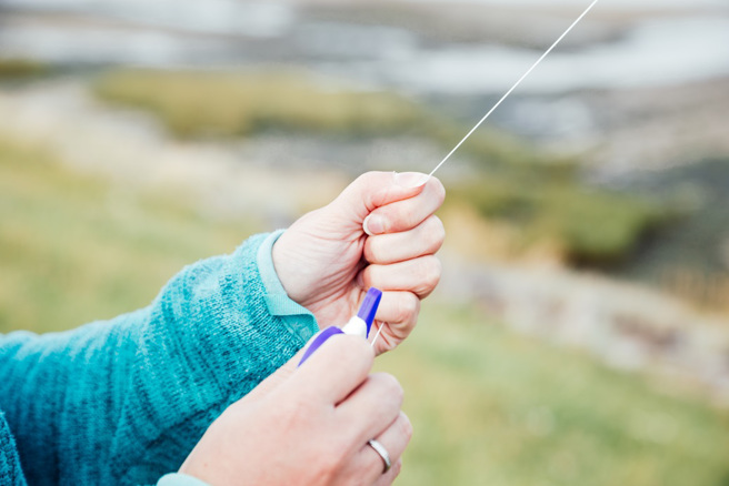 印度一名4岁男童搭乘父亲的机车准备回家，途中却遭风筝线割喉，不幸身亡。(示意图/达志影像)