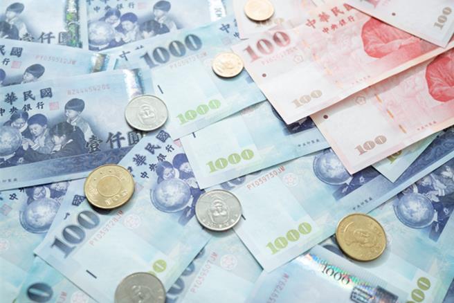 老农津贴调整为每月8，110元 2月入帐。（示意图／shutterstock）