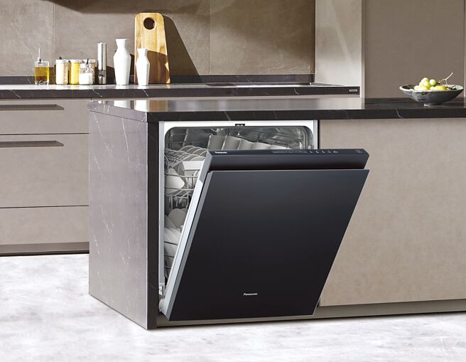 Panasonic嵌入式自动洗碗机人气登场，洗净到烘存一次搞定。图／Panasonic提供