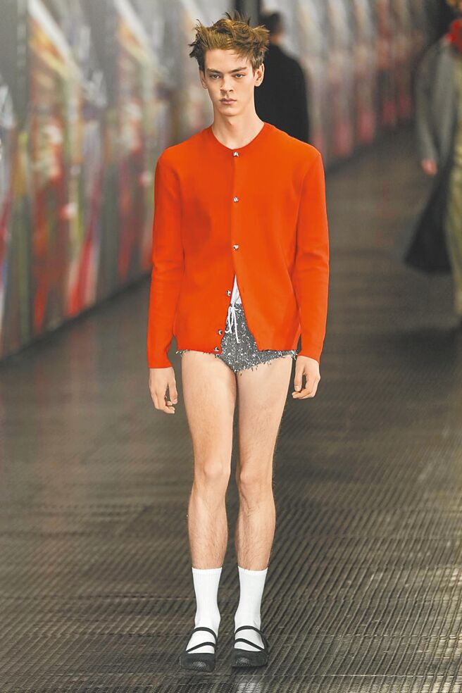 MSGM無褲造型讓人想起「地鐵無褲日」。（美聯社）