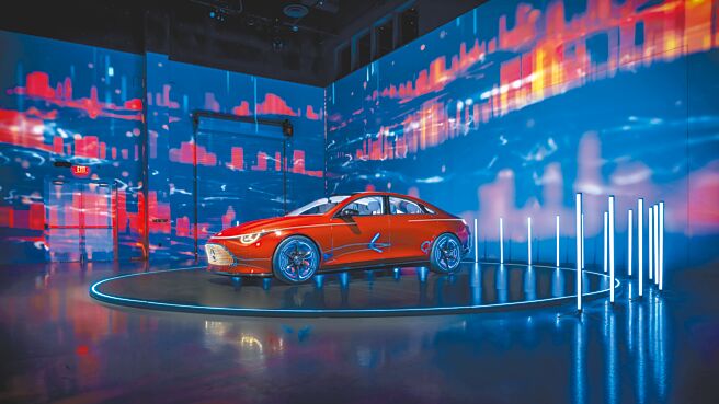 Mercedes-Benz首批运行MB.OS作业系统的概念车Concept CLA Class于北美首度亮相。（Mercedes-Benz提供）