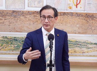 鄭運鵬帥兒暴紅被封「國民公公」 吃醋吐心聲：父憑子貴