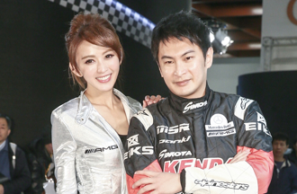 「小林志玲」嫁富豪老公 晒爱女合照嘆：衣服已经能一起穿