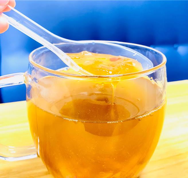 白木耳富含胶质与多种营养素，是不错的胶质食物来源。（台南市立医院提供／洪荣志台南传真）