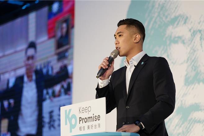 脸书社团「罢免侯友宜」有近8.4万人响应，部分网友指称为民眾党新北市党部所指使。对此，民眾党新北市党部主委陈世轩驳斥：「拥有上万人响应的『罢侯行动』，并非台湾民眾党所为。」（民眾党新北市党部提供）