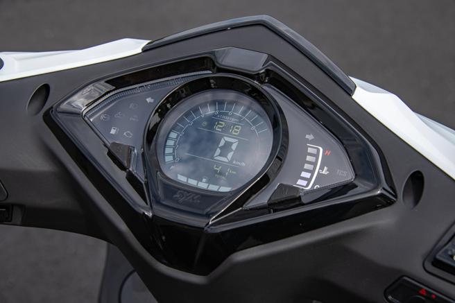 SYM JET SL+的仪表资讯布局清晰、易读。（陈大任摄）