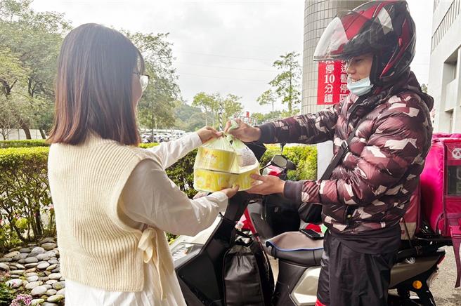 工研院携手米特打造「跨平台外送整合」系统服务，串联多家车队让业者自由选择，并针对每一笔订单选择最适合的车队及配送方式，促进外送服务更即时更具竞争力。（工研院提供／罗浚滨新竹传真）