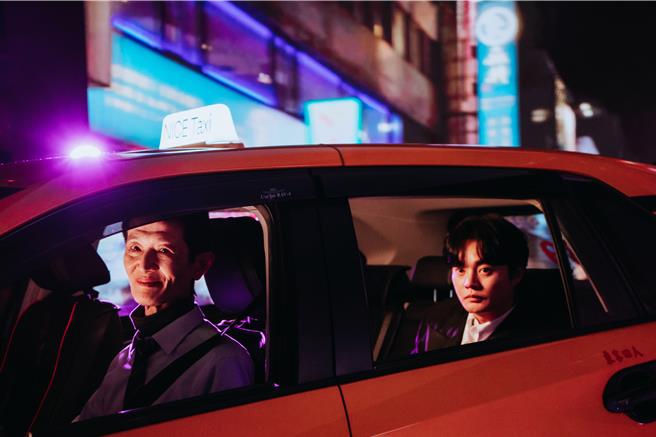 許富凱新歌MV邀來陳博正合作演出。（何樂音樂提供）