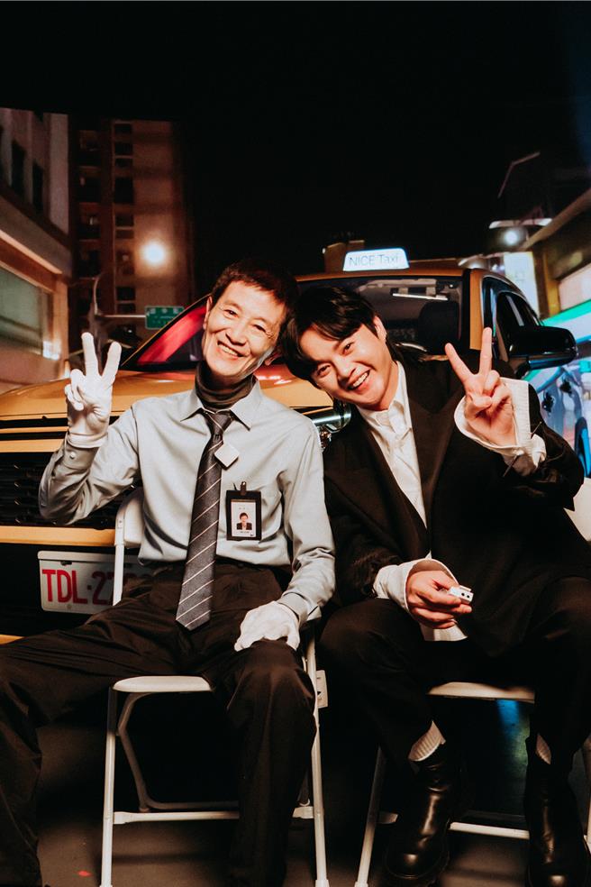 許富凱新歌MV邀來陳博正合作演出。（何樂音樂提供）