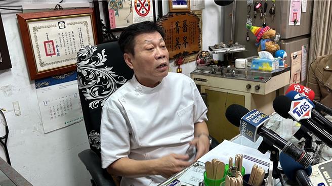 北市內湖日前發生裝潢工人雙屍命案，中山醫學大學附設醫院法醫科主任高大成表示，本案絕非自然死亡，不是意外就是他殺，解剖有助釐清死因。（馮惠宜攝）