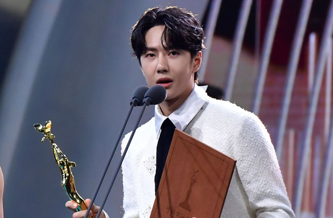 王一博的经纪公司股价暴跌。（图／中新社）