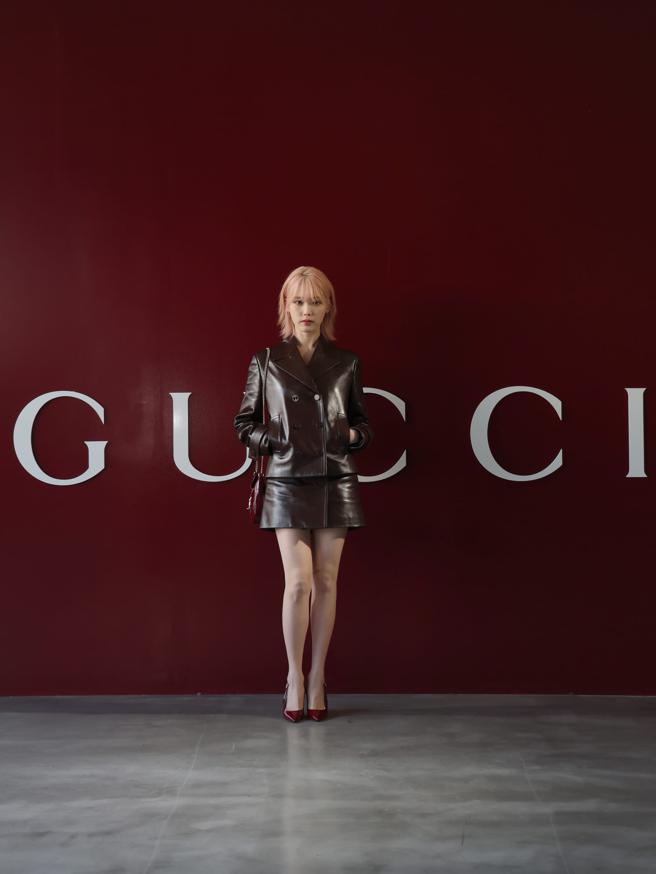 IU出席GUCCI 2024秋冬男装系列大秀。（GUCCI提供）