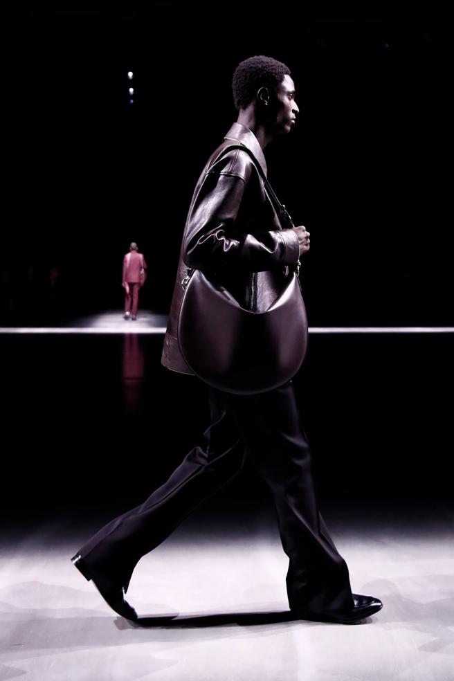 Attache 包款也推出更大的尺寸。（GUCCI提供）