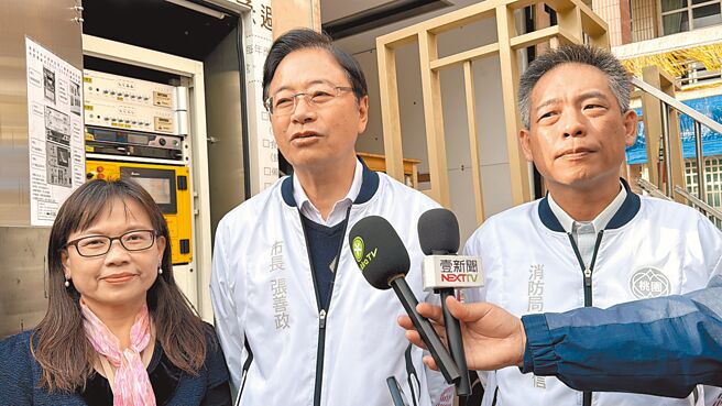 桃園市長張善政（中）15日表示，期待侯友宜回歸新北、朱立倫續領國民黨。（蔡依珍攝）