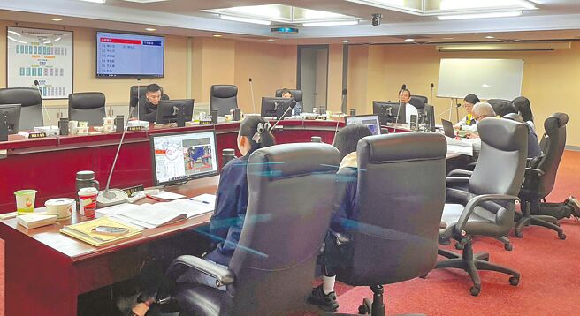 台北市都发局编列9558万9000元欲在樟新市场预定地兴建社会住宅，但有议员认为预定地应先做为木新市场改建中继地，议会工务委员会15日审查后决议暂搁预算。（蔡佩珈摄）