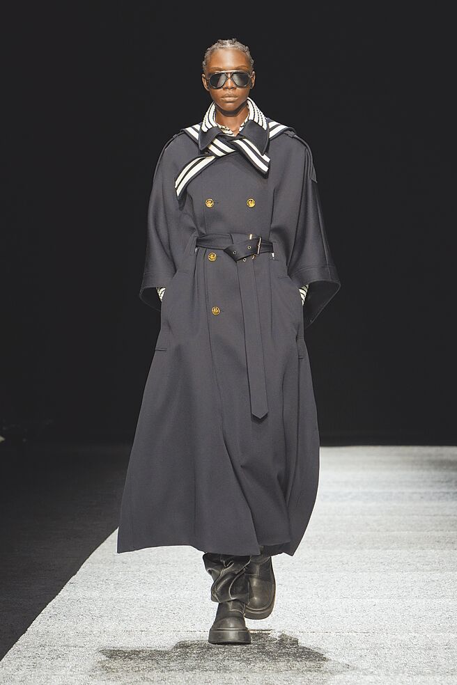 EMPORIO ARMANI以水手做為主軸發布2024秋冬系列。（EMPORIO ARMANI提供）